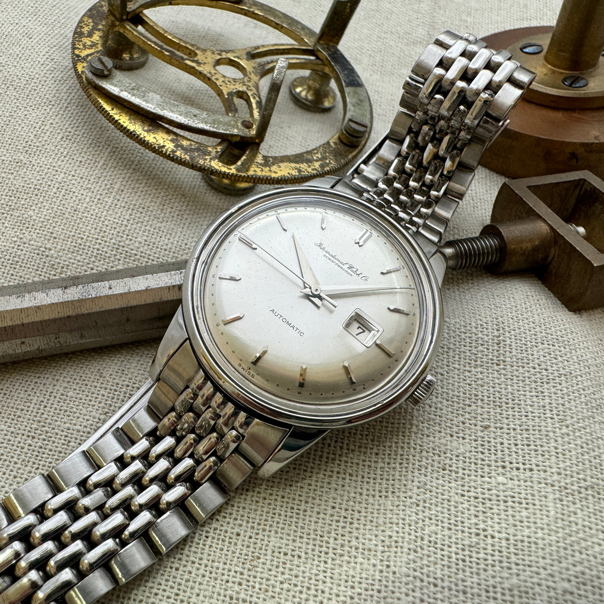 【希少・ヴィンテージ】IWC SCHAFFHAUSEN自動巻き寄り目デイト IWC 寄り目デイト ヴィンテージ 1962年 ペラトン式自動巻 昭和37