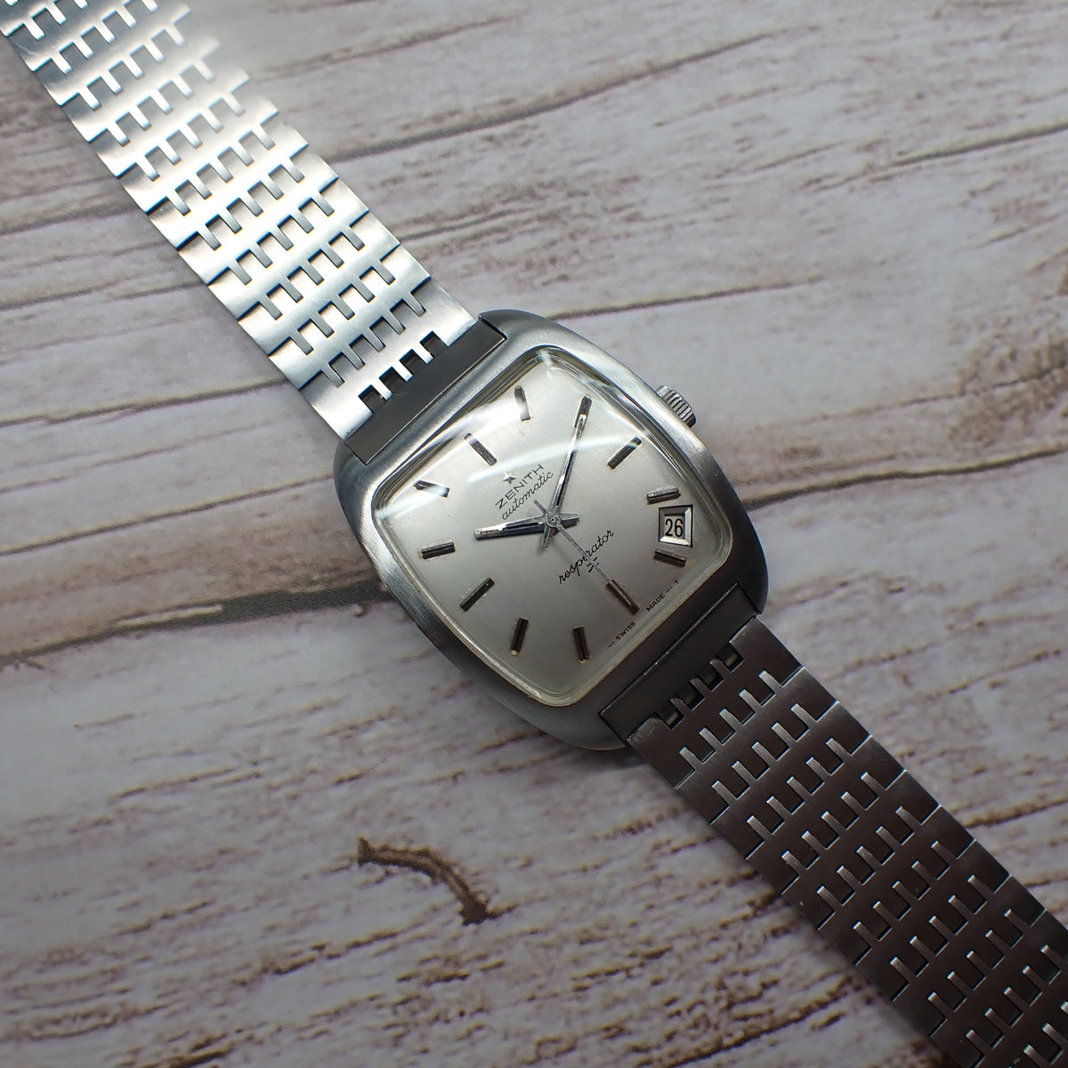 ZENITH ゼニス レスピレーター 70年代製 自動巻 – matsunotokeiten