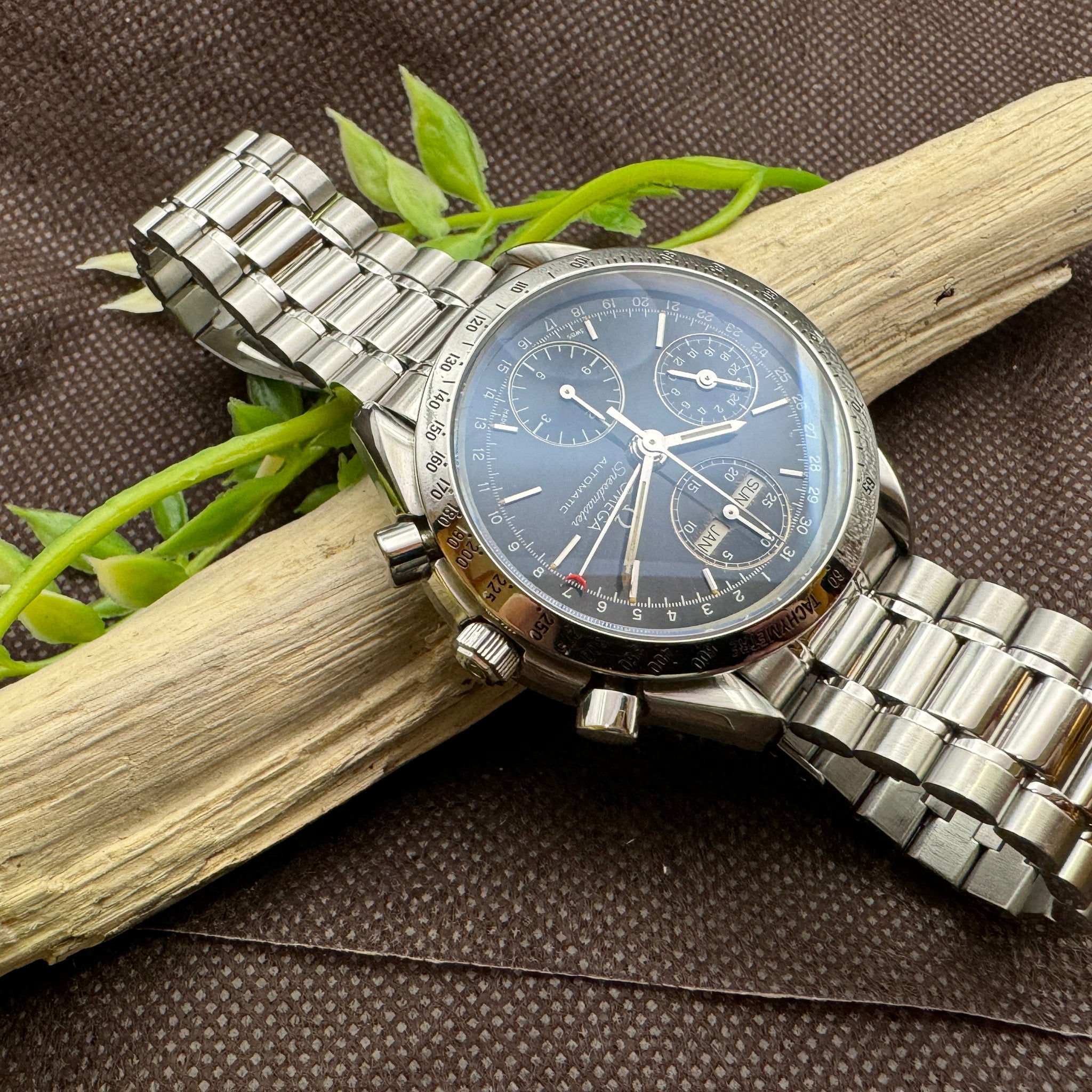 OMEGA オメガ スピードマスター トリプルカレンダー クロノグラフ 自動