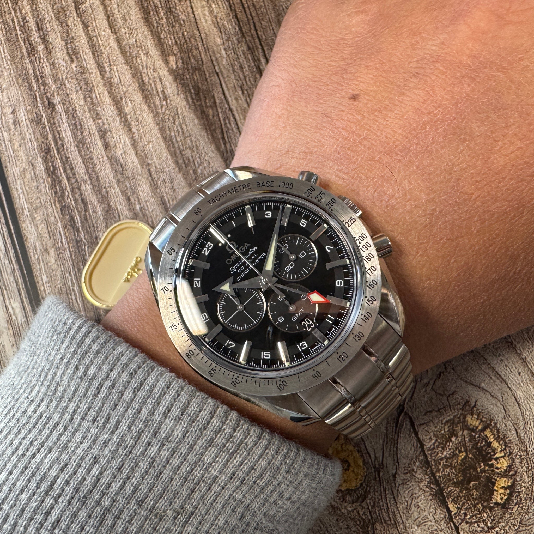 OMEGA オメガ スピードマスター GMT ブロードアロー CO-AXIAL 自動巻 2000年代製 委託品 – matsunotokeiten