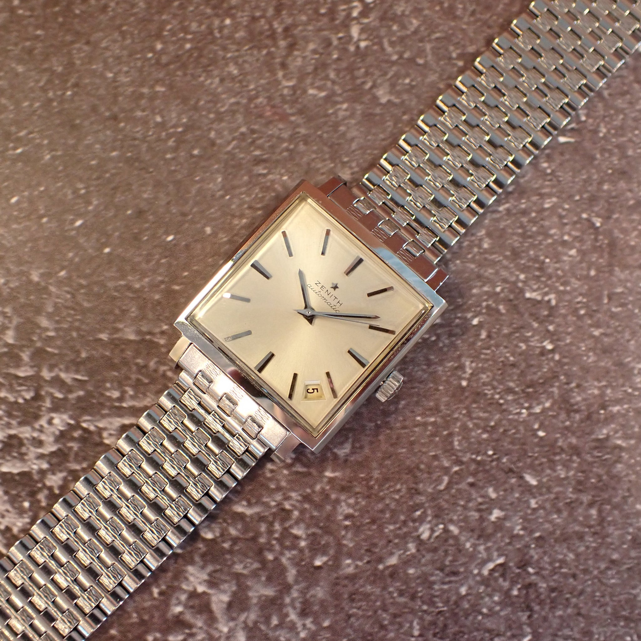 ZENITH ゼニス スクエア 60年代製 自動巻 – matsunotokeiten