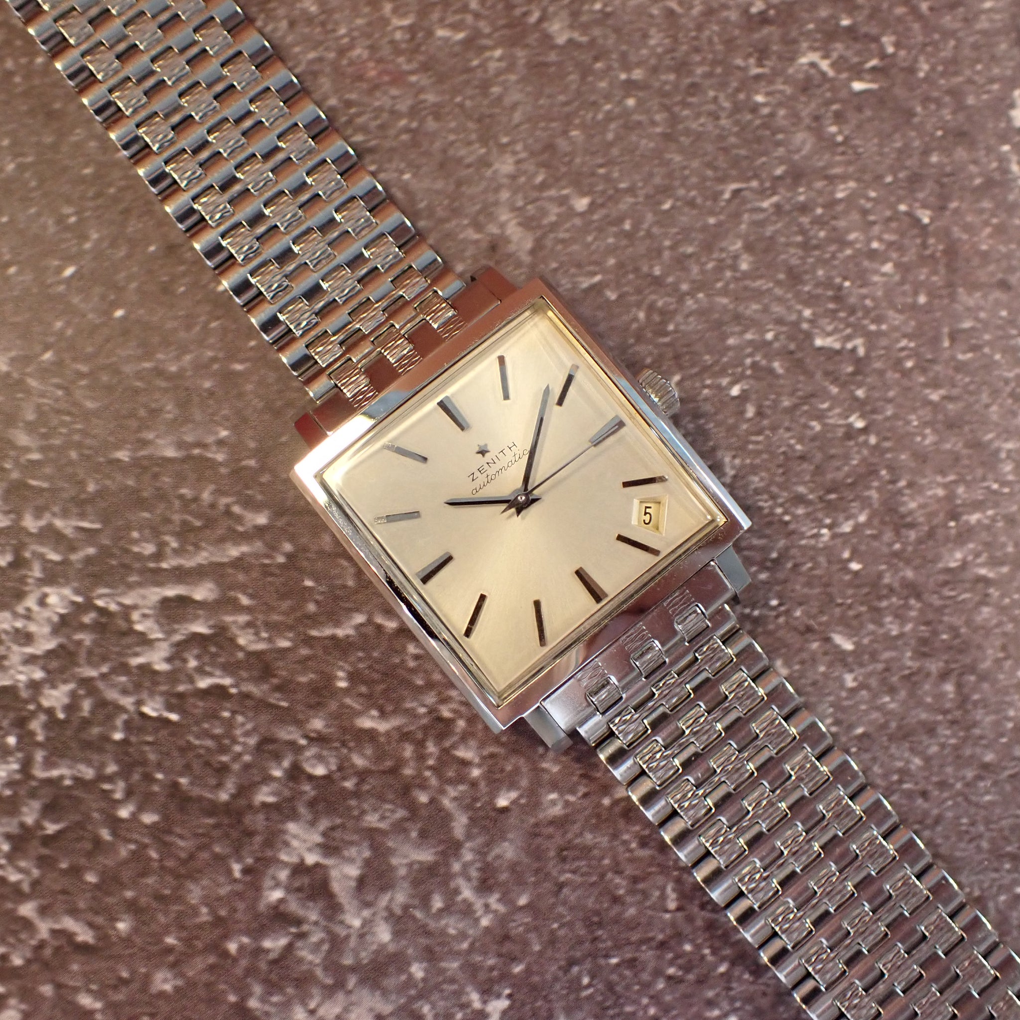 ZENITH ゼニス スクエア 60年代製 自動巻 – matsunotokeiten