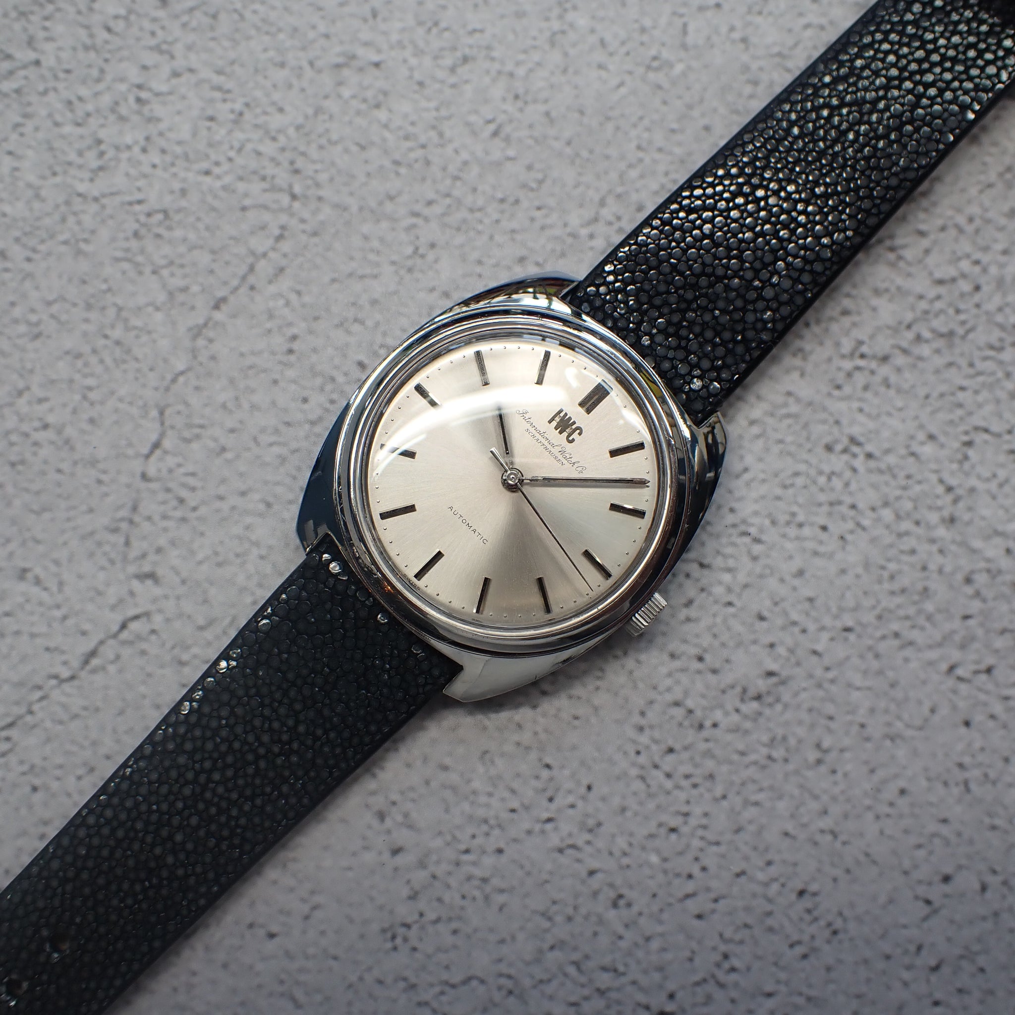 IWC オールドインター 819A 自動巻 69年製 – matsunotokeiten