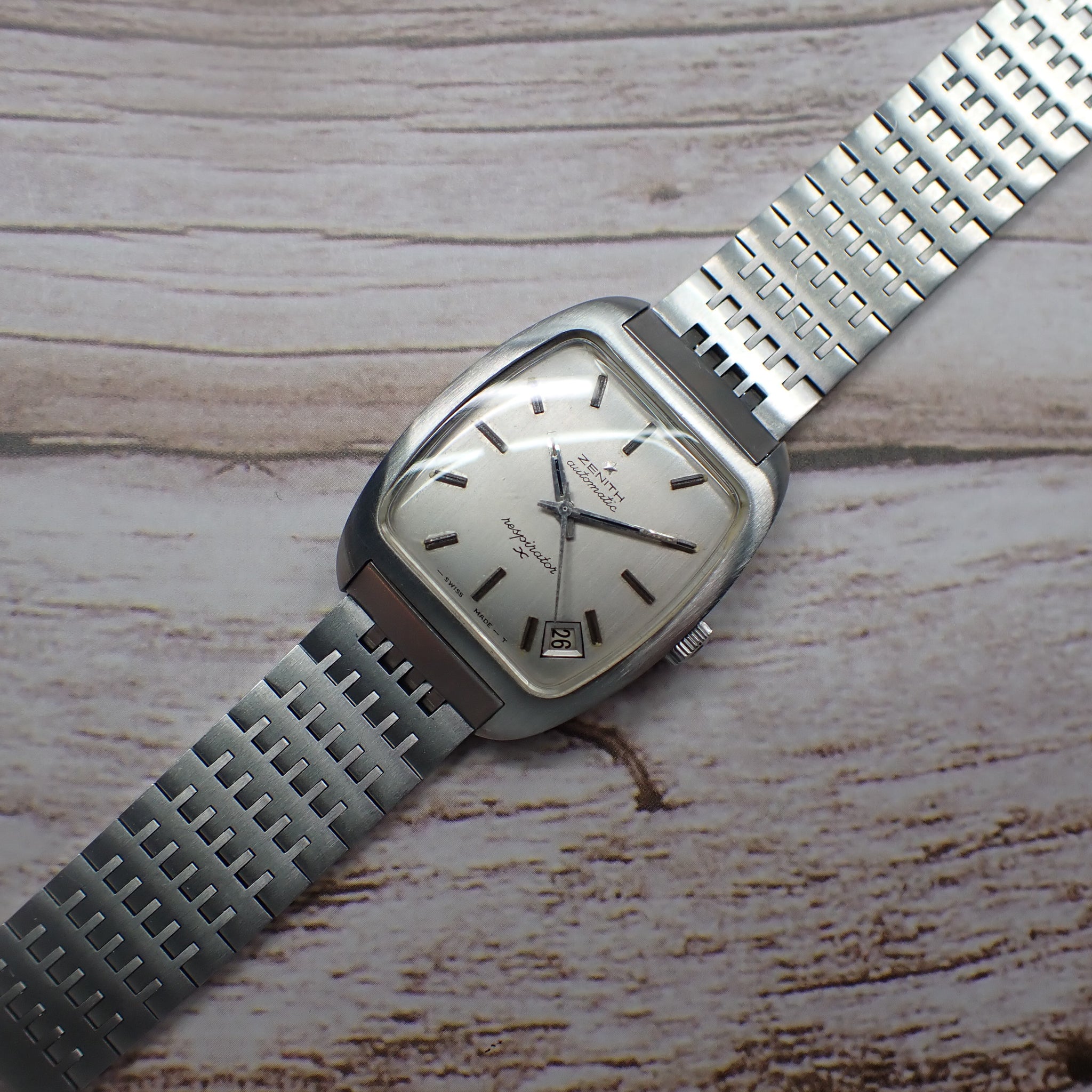 ZENITH ゼニス レスピレーター 70年代製 自動巻 – matsunotokeiten